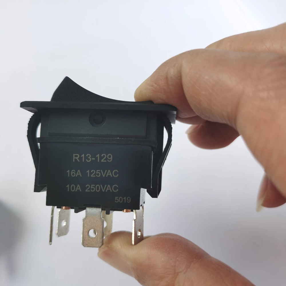 สวิตช์โยกแบบกดติดปล่อยดับ DPDT - Power Tools บทวิจารณ์และราคา